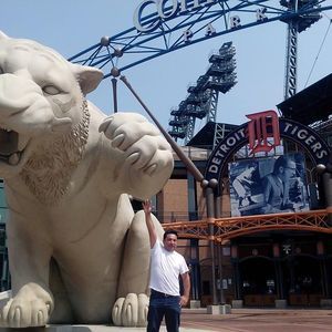 Meet your Posher, Adrian